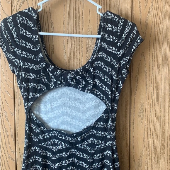 Black skater dress - Picture 2 of 3